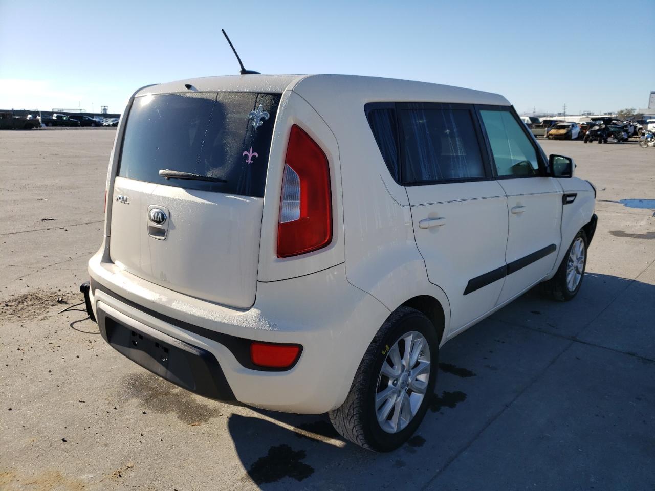 Photo 4 from auction – 2013 KIA SOUL with VIN KNDJT2A54D7767834