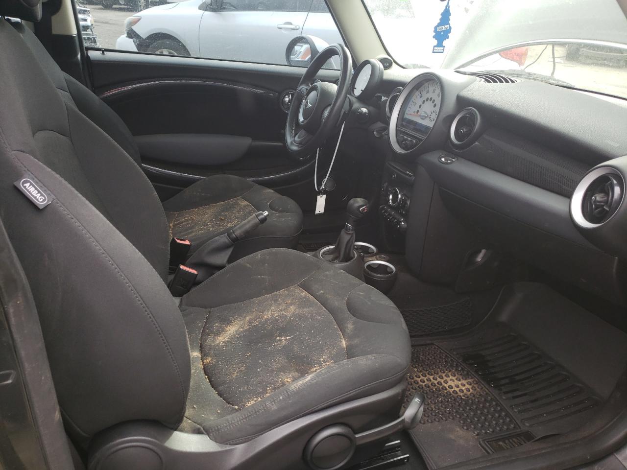 Photo 5 from auction – 2011 MINI COOPER S with VIN WMWSV3C58BTY13474