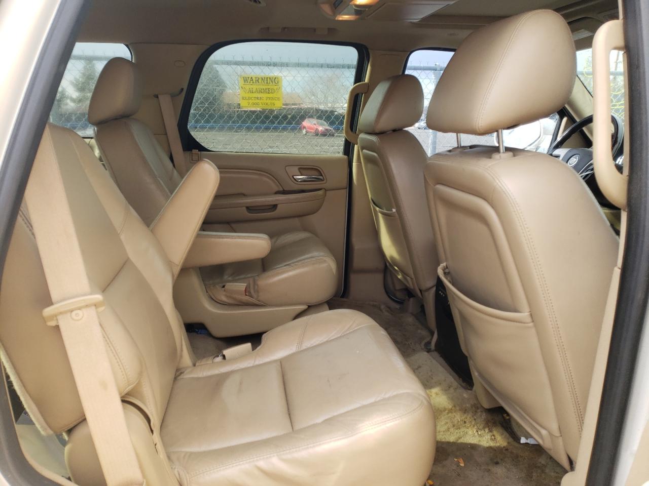 Фото 6 с аукциона – 2011 CADILLAC ESCALADE L с VIN 1GYS4BEF8BR102631