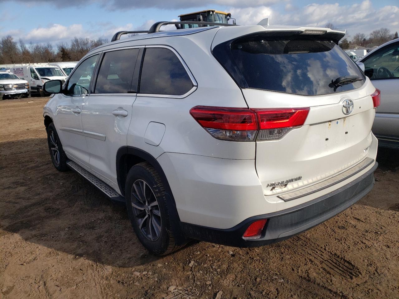 صورة رقم 3 من المزاد - 2018 TOYOTA HIGHLANDER مع VIN 5TDJZRFH1JS864579