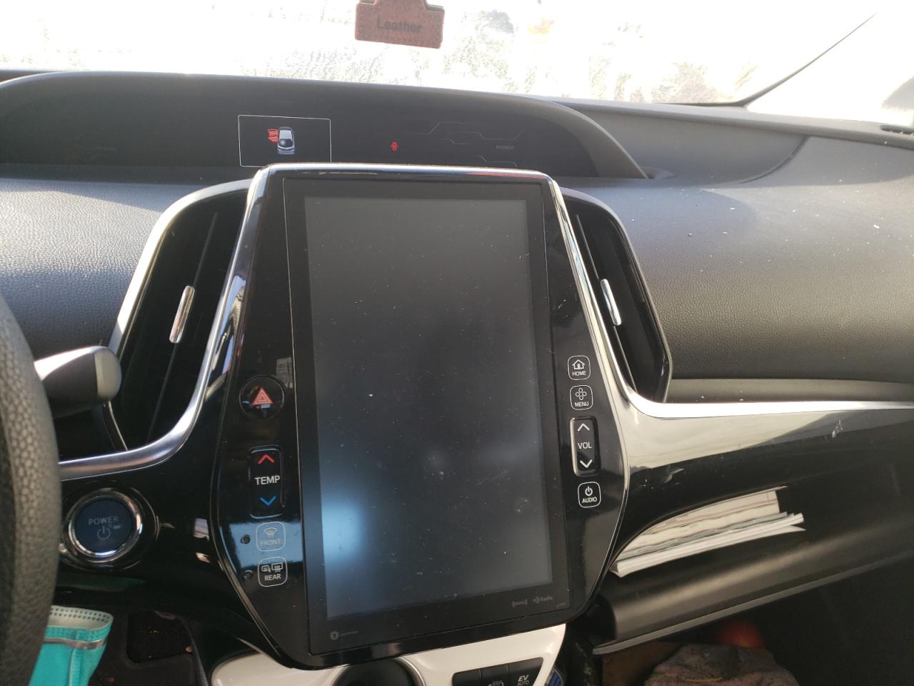 Photo 9 from auction – 2018 TOYOTA PRIUS PRIM with VIN JTDKARFP1J3102521