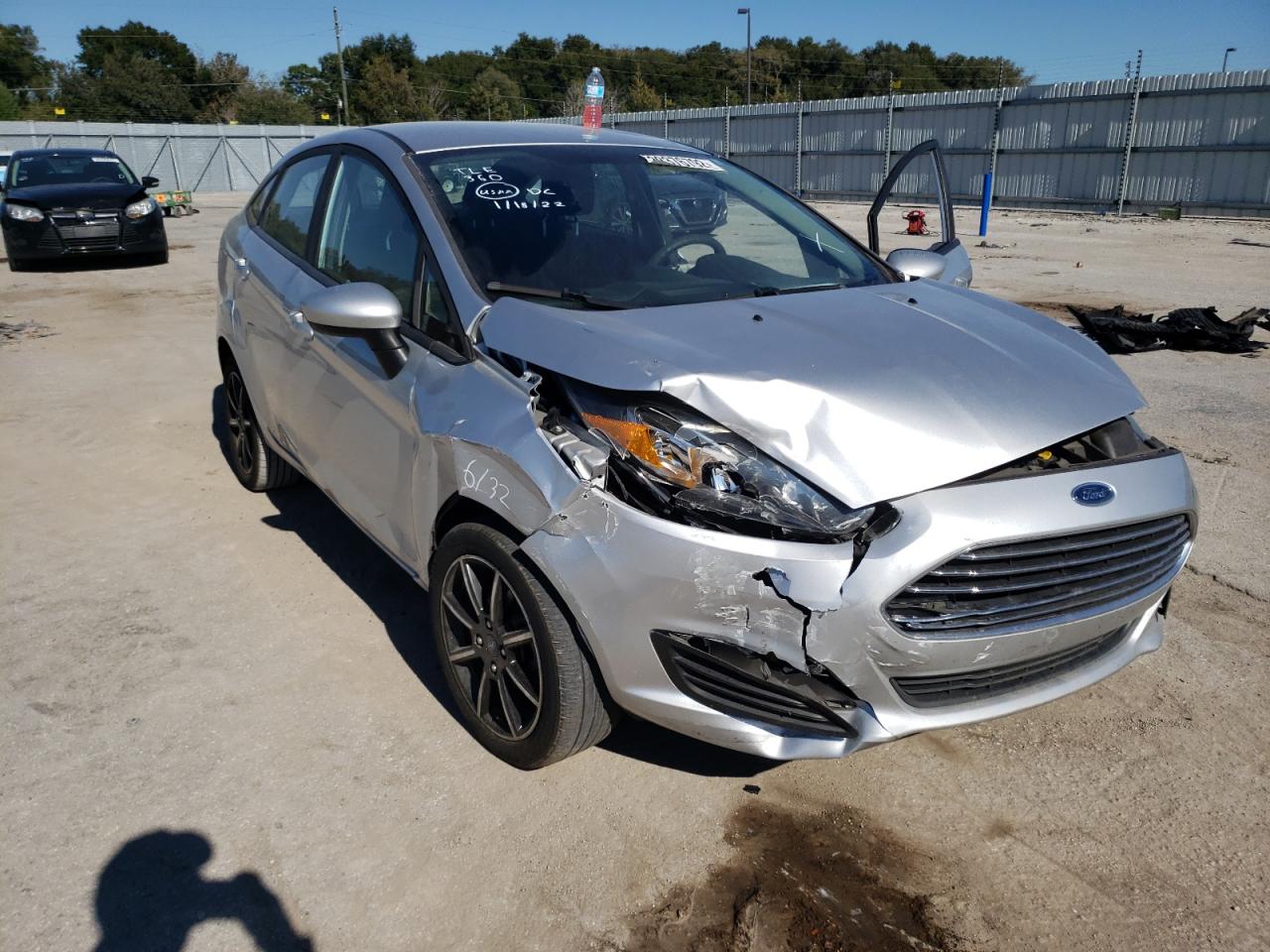 FORD FIESTA SE 2019 with VIN 3FADP4BJ3KM157571 - Photo from auction