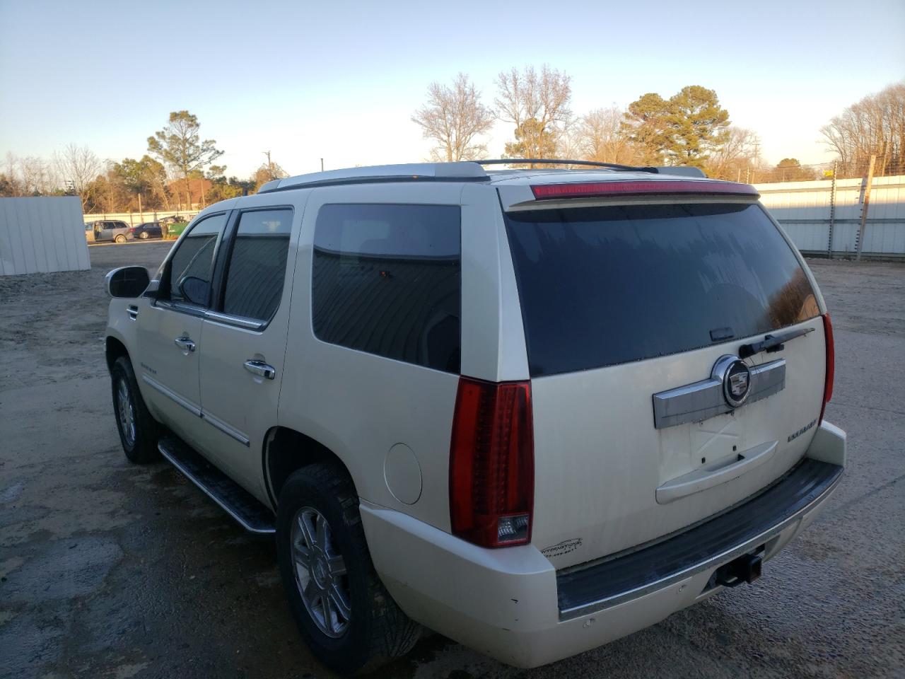 Photo 3 from auction – 2007 CADILLAC ESCALADE L with VIN 1GYEC63807R413165