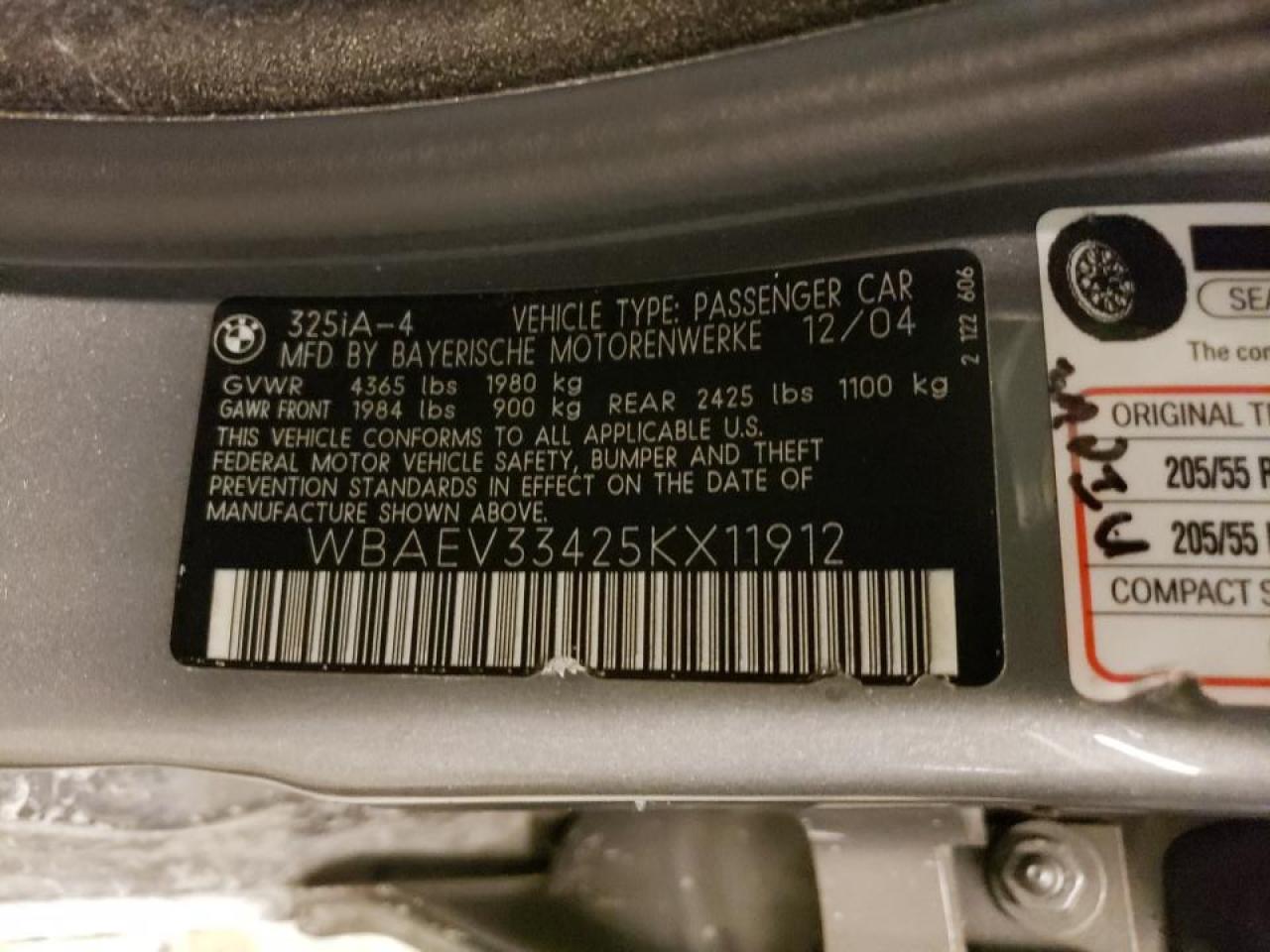 Photo 10 from auction – 2005 BMW 325 I with VIN WBAEV33425KX11912