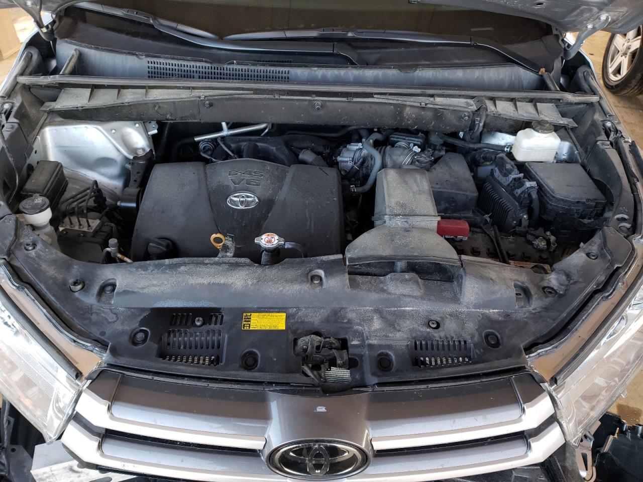 Photo 7 from auction – 2019 TOYOTA HIGHLANDER with VIN 5TDJZRFH6KS926771