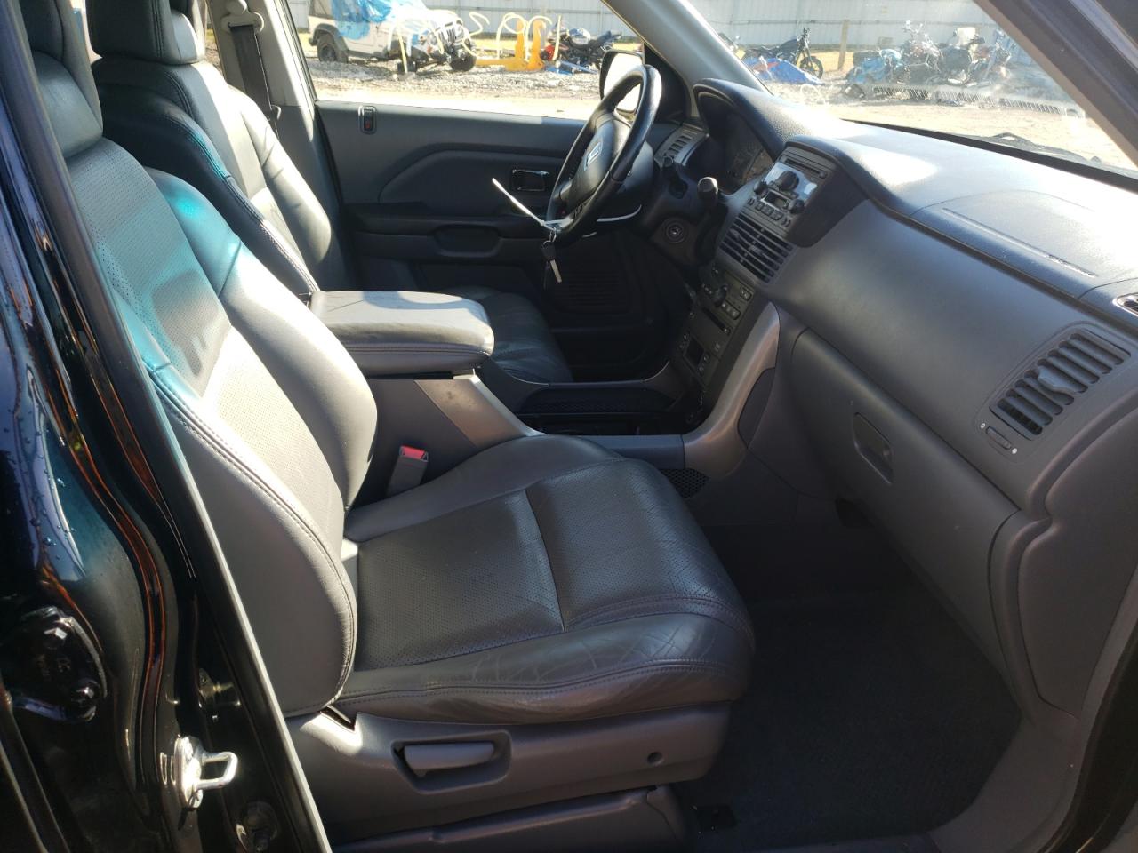Photo 5 from auction – 2004 HONDA PILOT EXL with VIN 2HKYF18614H581212
