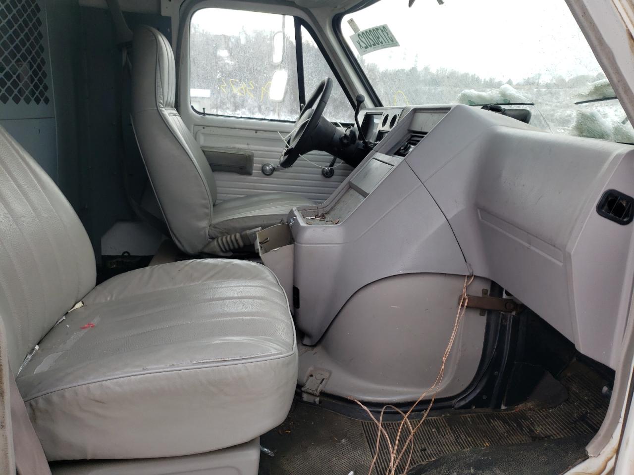 Photo 5 from auction – 1996 CHEVROLET VAN G3500 with VIN 1GCGG35KXTF105992