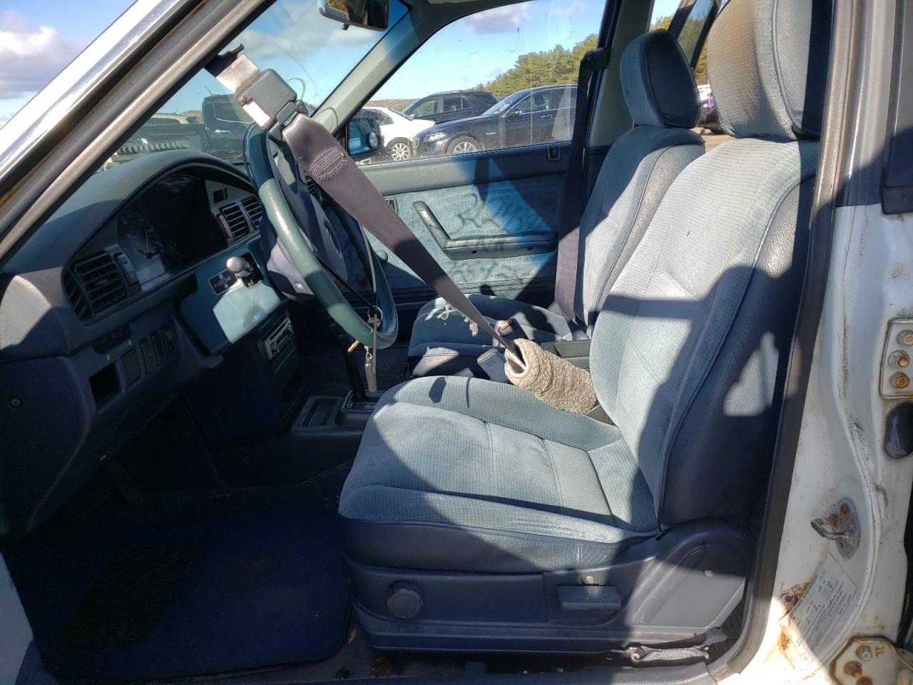 Photo 5 from auction – 1989 MAZDA 626 with VIN JM1GD2225K1768938