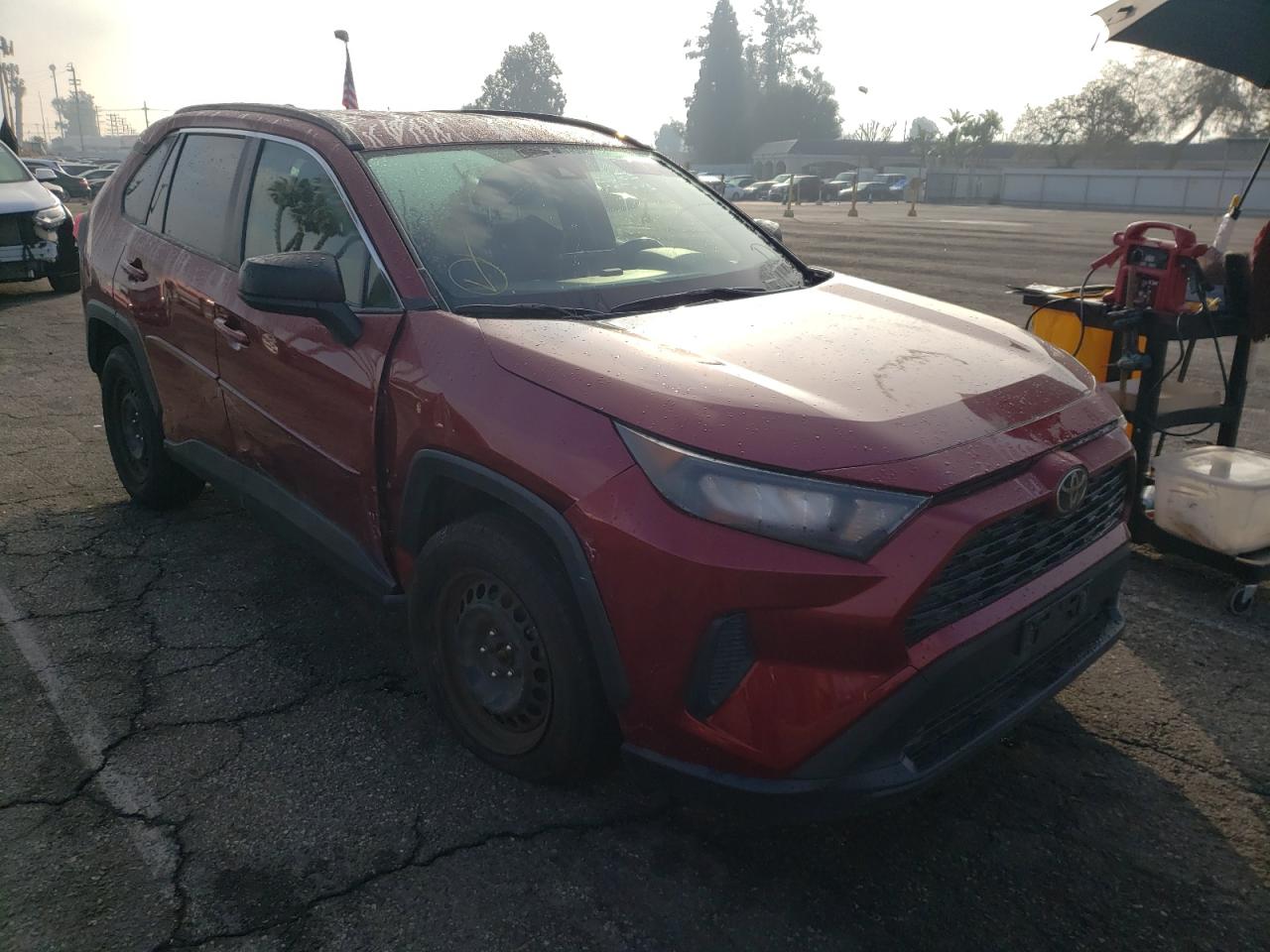 TOYOTA RAV4 LE 2019 with VIN JTMH1RFV6KD027044 - Photo from auction