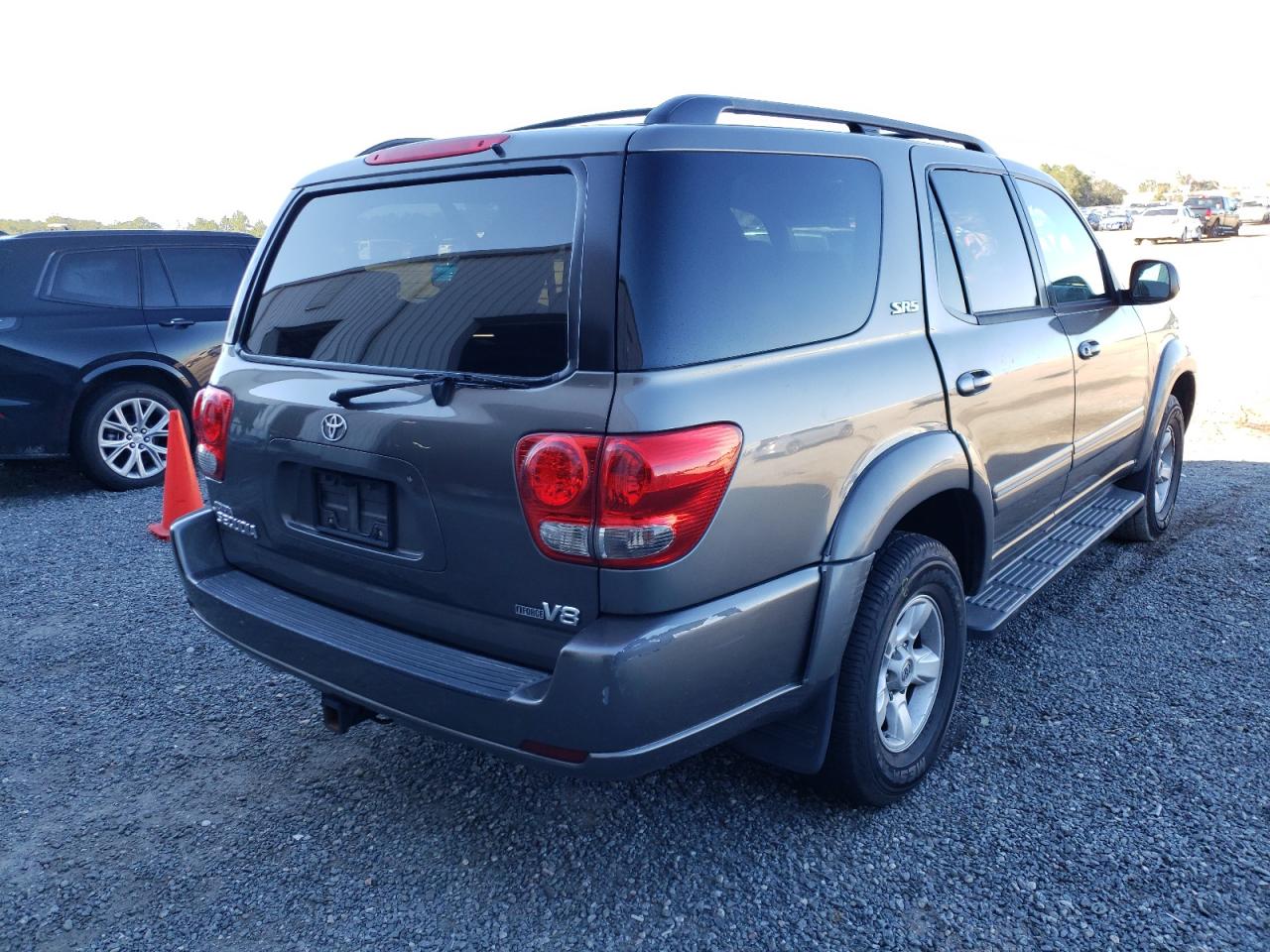 Photo 4 from auction – 2005 TOYOTA SEQUOIA SR with VIN 5TDZT34A05S240964