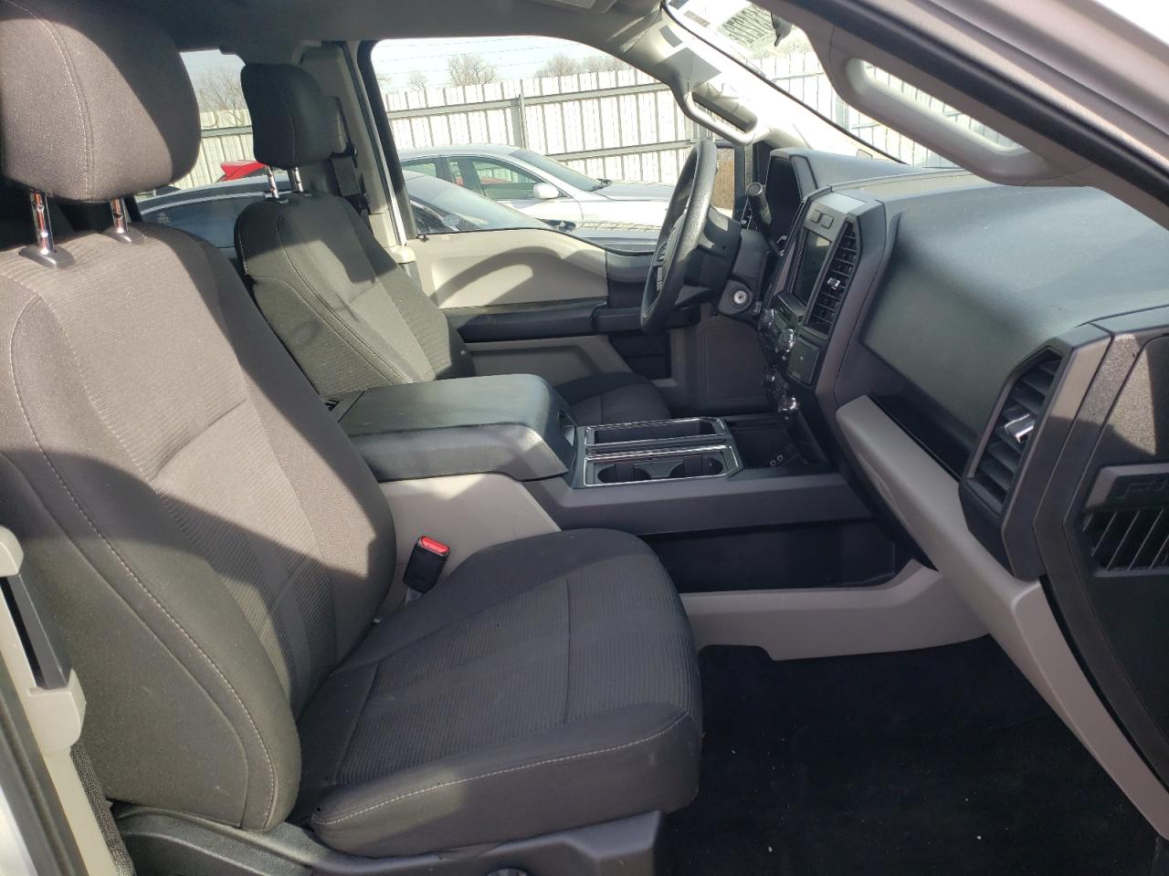 Photo 5 from auction – 2017 FORD F150 SUPER with VIN 1FTEX1EP8HKC43648
