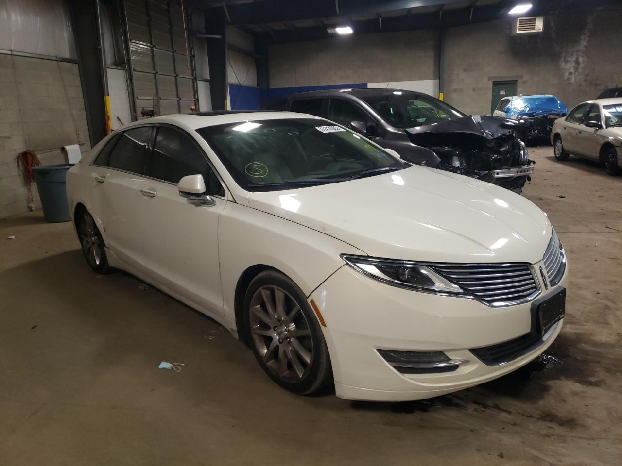 Photo 1 from auction – 2013 LINCOLN MKZ with VIN 3LN6L2GK1DR825387