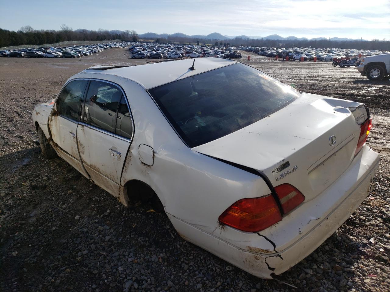 Photo 3 from auction – 2003 LEXUS LS 430 with VIN JTHBN30F030117192