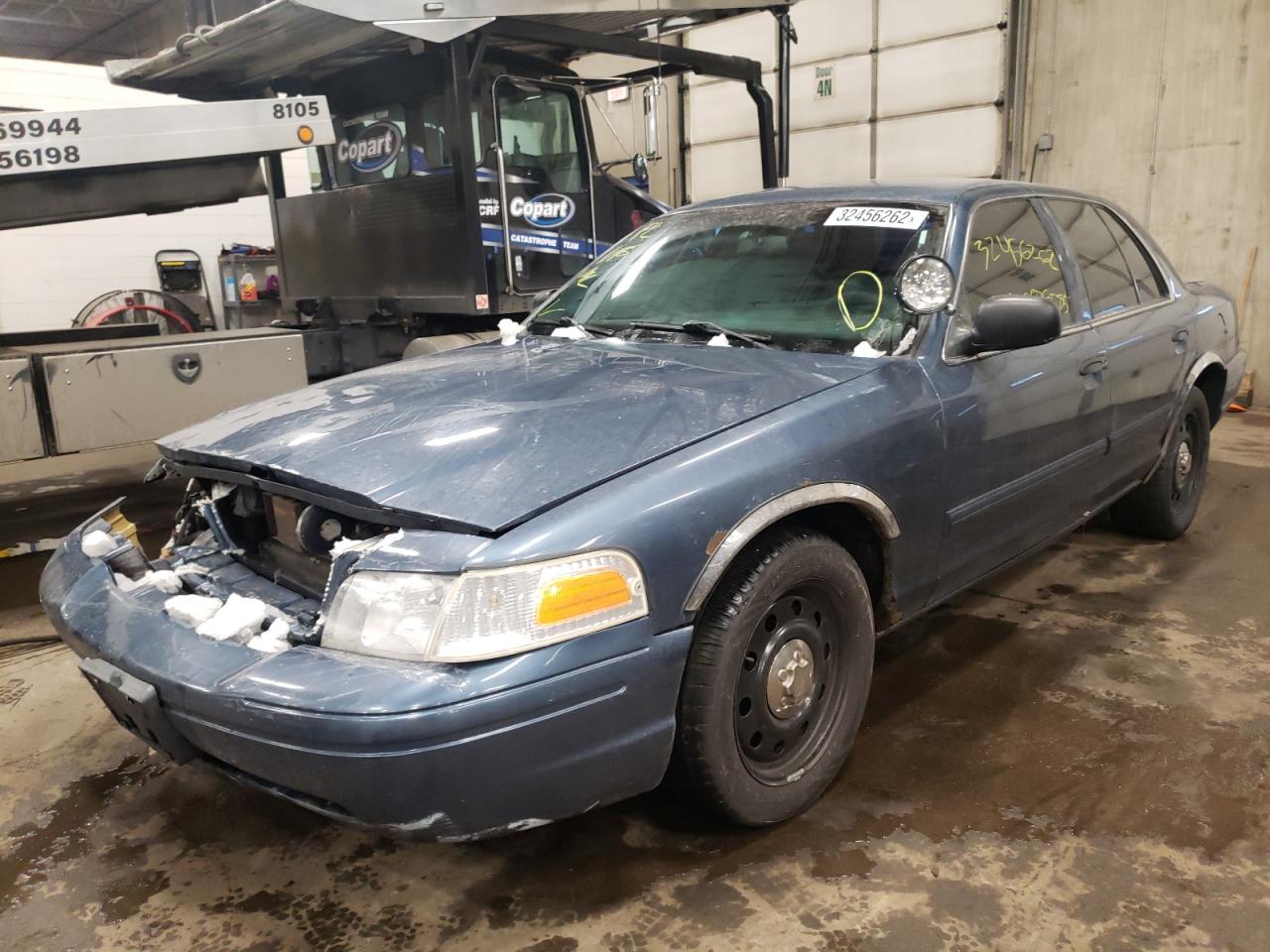 Photo 2 from auction – 2011 FORD CROWN VICT with VIN 2FABP7BV8BX123741