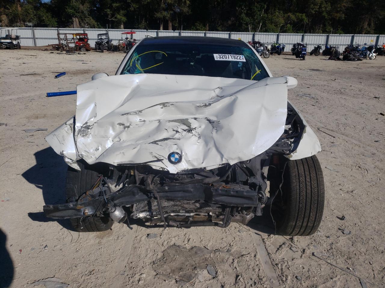 Photo 7 from auction – 2006 BMW 325 I with VIN WBAVB13546KX34437