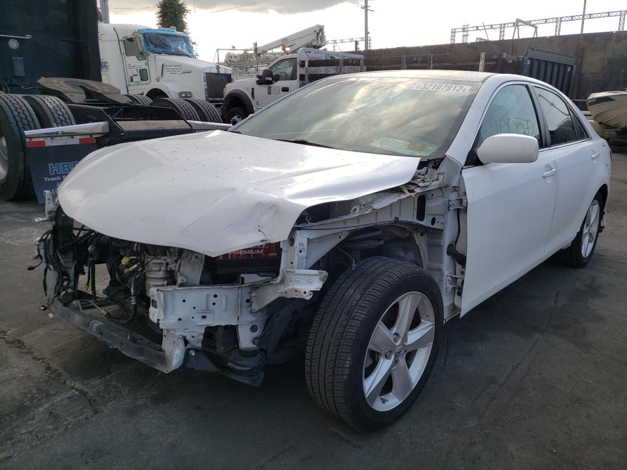 Photo 2 from auction – 2011 TOYOTA CAMRY BASE with VIN 4T1BF3EK5BU596202