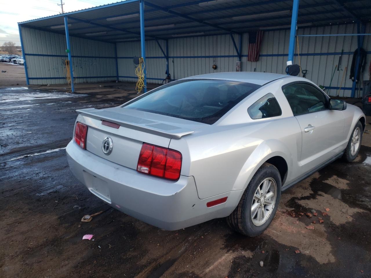 Photo 4 from auction – 2008 FORD MUSTANG with VIN 1ZVHT80N085126147