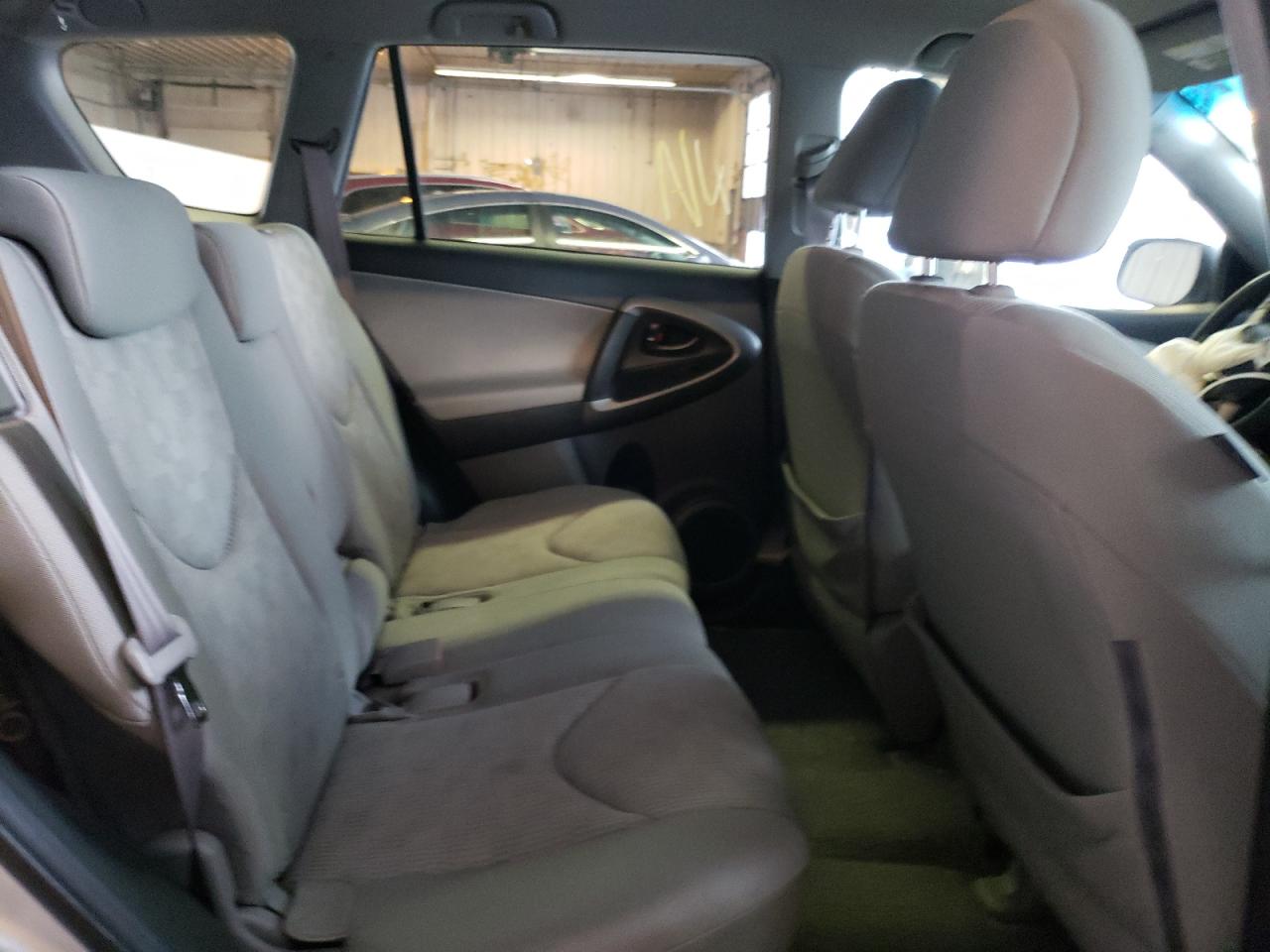 Photo 6 from auction – 2010 TOYOTA RAV4 with VIN 2T3BK4DV8AW014175