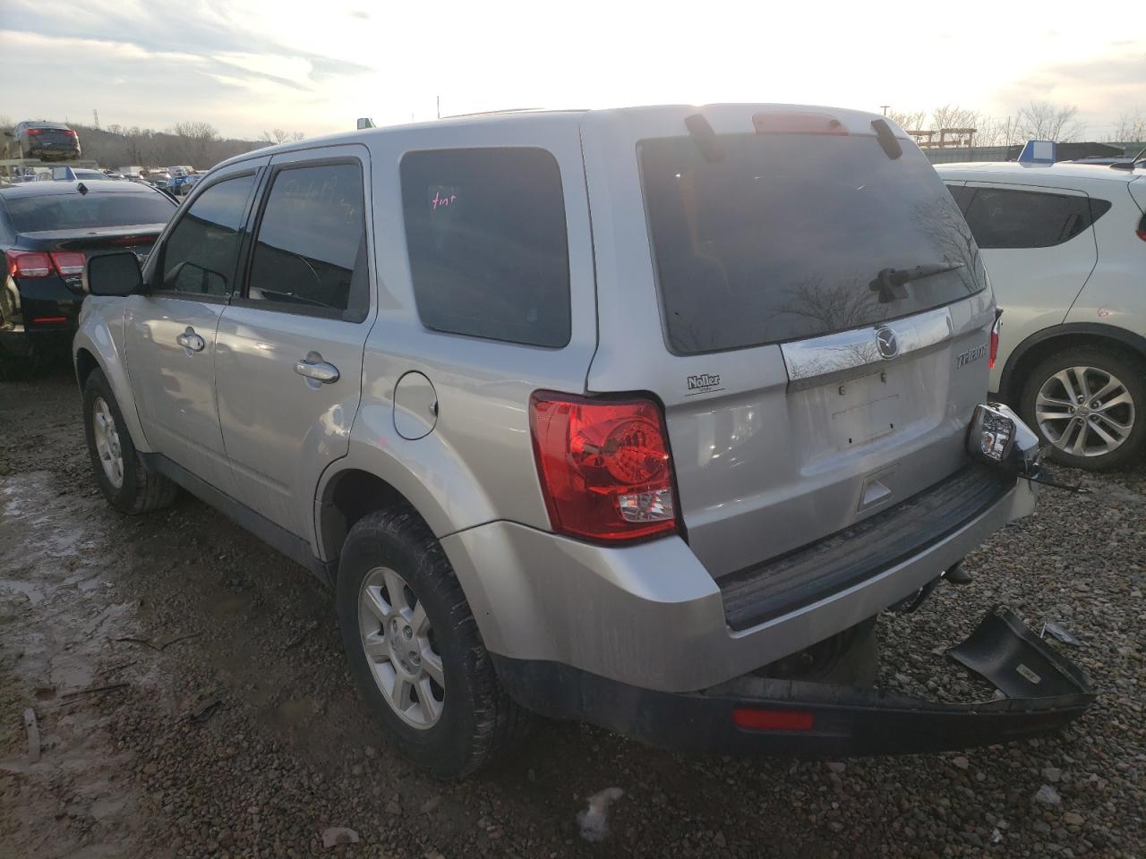 Photo 3 from auction – 2011 MAZDA TRIBUTE I with VIN 4F2CY0C76BKM01803