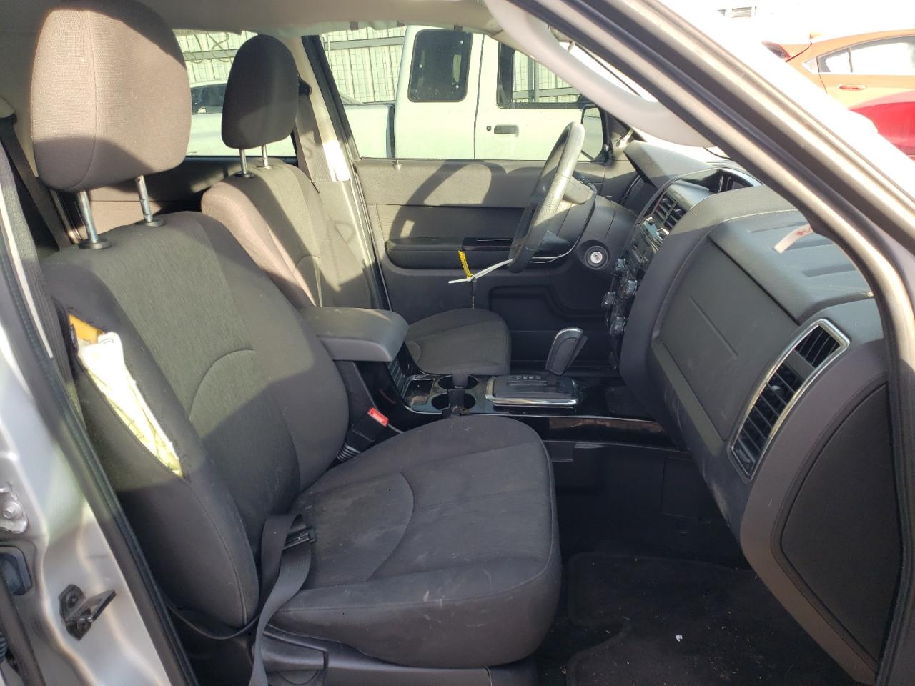 Photo 5 from auction – 2011 MAZDA TRIBUTE I with VIN 4F2CY0C76BKM01803