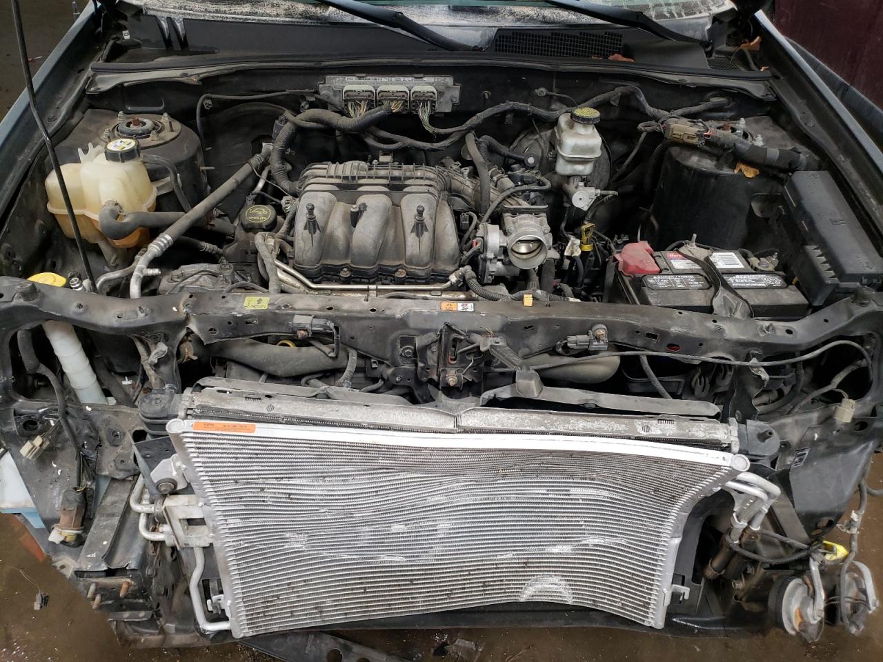 Photo 7 from auction – 2010 FORD ESCAPE LIM with VIN 1FMCU9EG8AKA61562