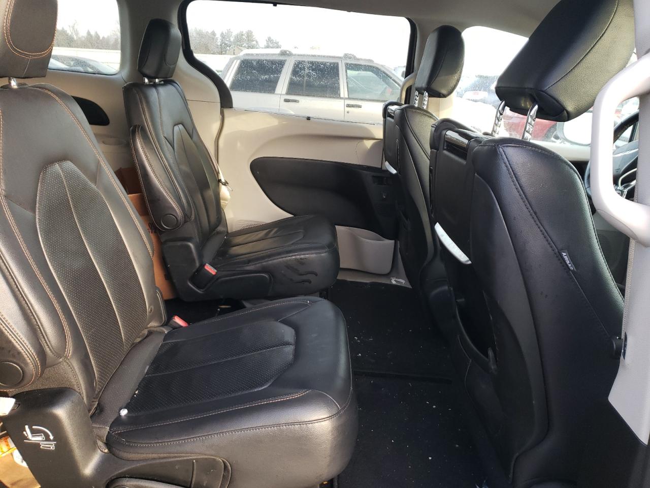 Photo 6 from auction – 2018 CHRYSLER PACIFICA T with VIN 2C4RC1EG6JR108107