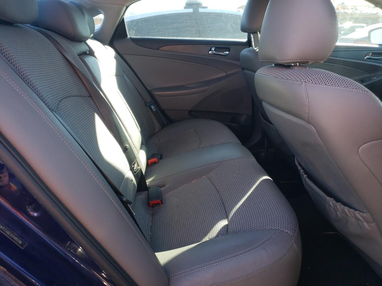 Photo 6 from auction – 2012 HYUNDAI SONATA SE with VIN 5NPEC4AB3CH480286