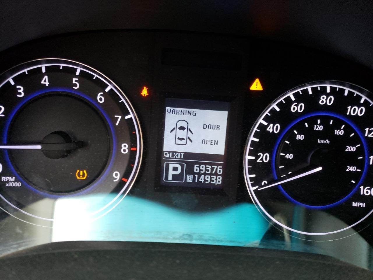 Photo 8 from auction – 2015 INFINITI Q40 with VIN JN1CV6AR0FM521822