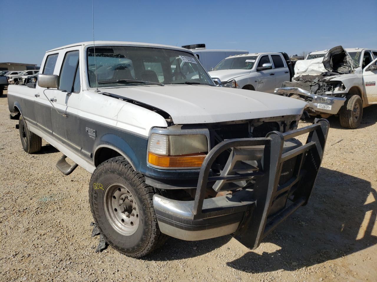 FORD F350 1997 مع رقم تعريف المركبة 1FTJW35FXVEC80618 - صورة من المزاد