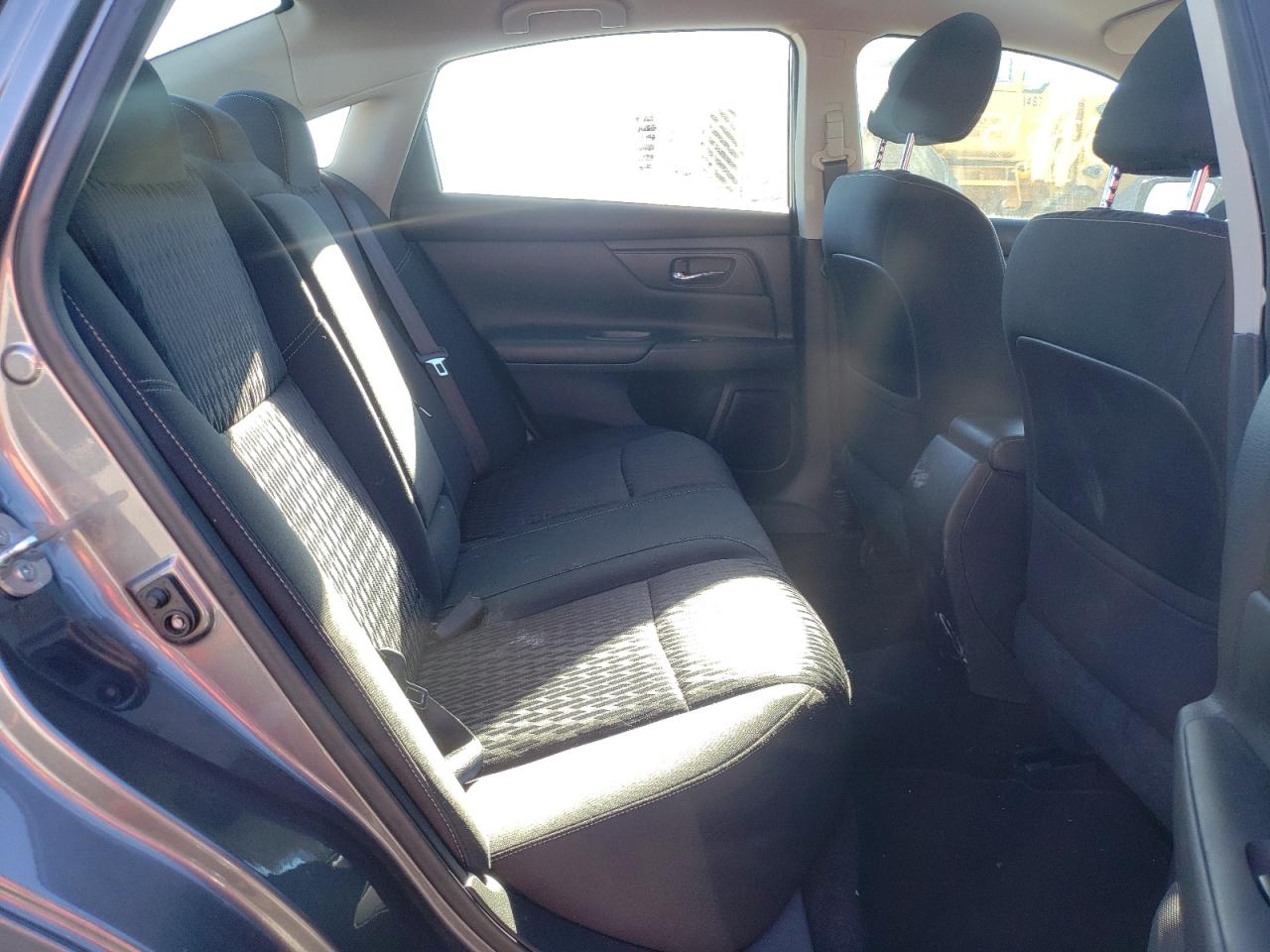 Photo 6 from auction – 2017 NISSAN ALTIMA 2.5 with VIN 1N4AL3AP1HC473849