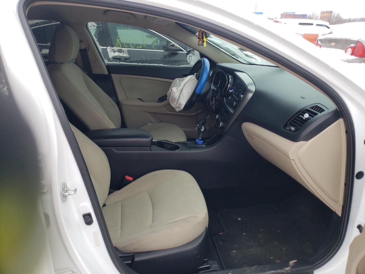 Photo 5 from auction – 2014 KIA OPTIMA LX with VIN 5XXGM4A74EG260848