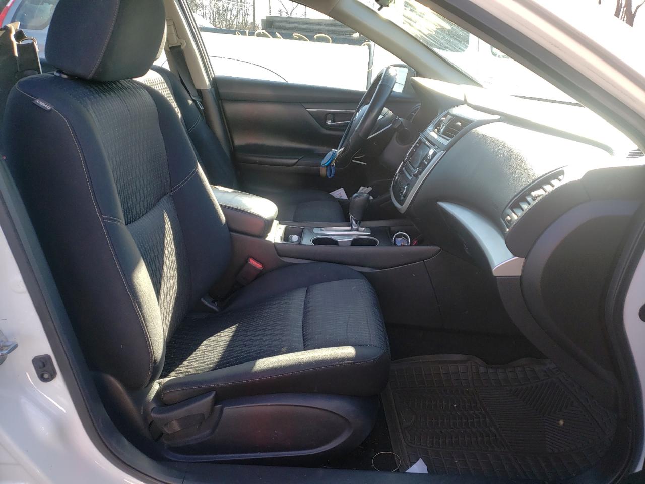 Photo 5 from auction – 2016 NISSAN ALTIMA 2.5 with VIN 1N4AL3AP8GN351802