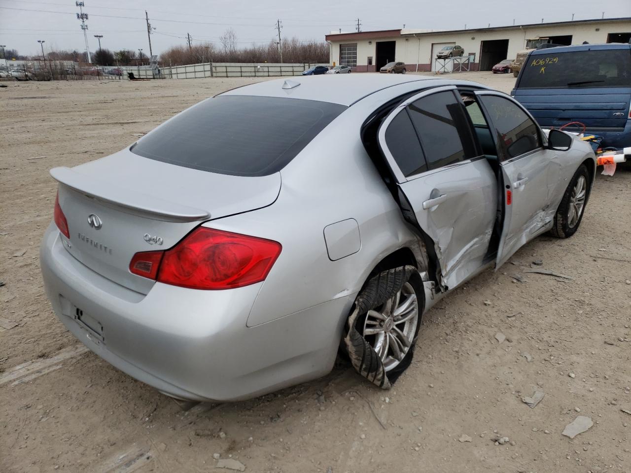 Photo 4 from auction – 2015 INFINITI Q40 with VIN JN1CV6AR0FM521822