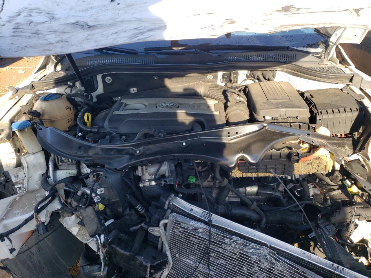Photo 7 from auction – 2016 VOLKSWAGEN CC BASE with VIN WVWBP7AN9GE518077