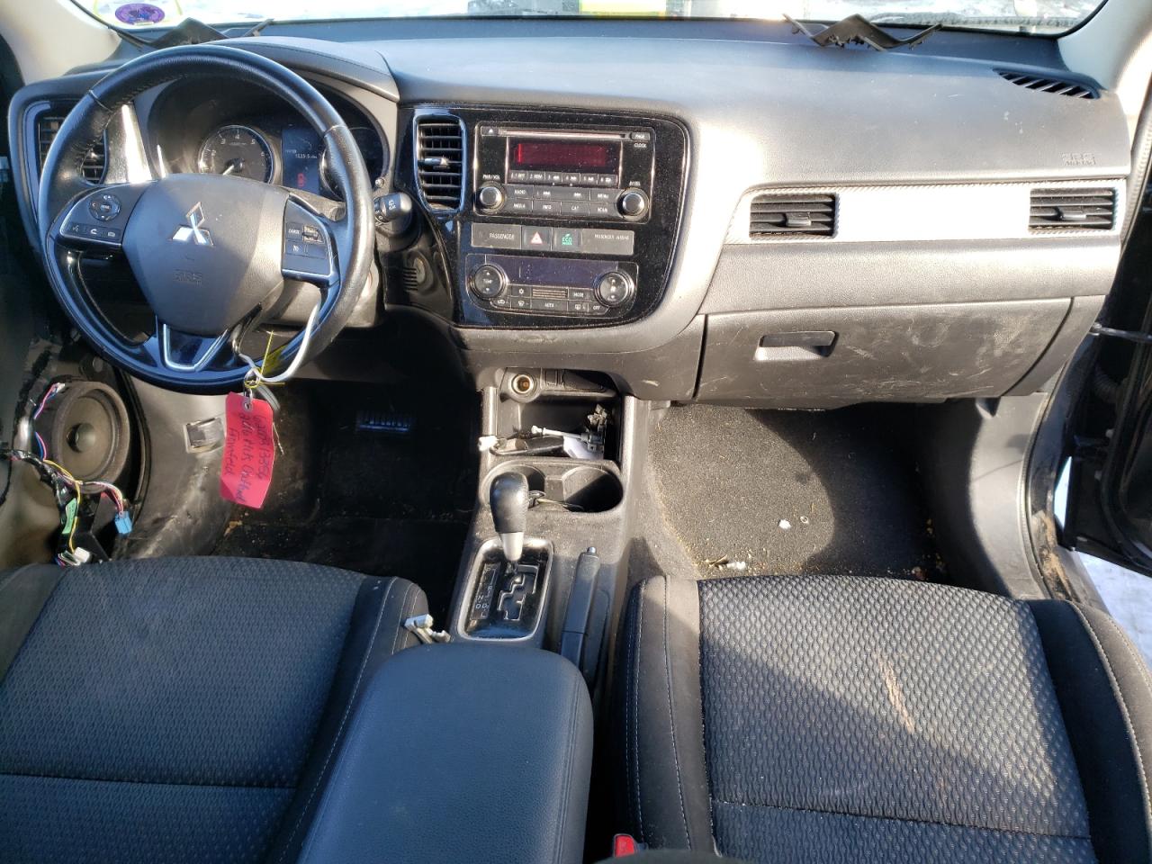 Photo 9 from auction – 2016 MITSUBISHI OUTLANDER with VIN JA4AZ3A30GZ064933