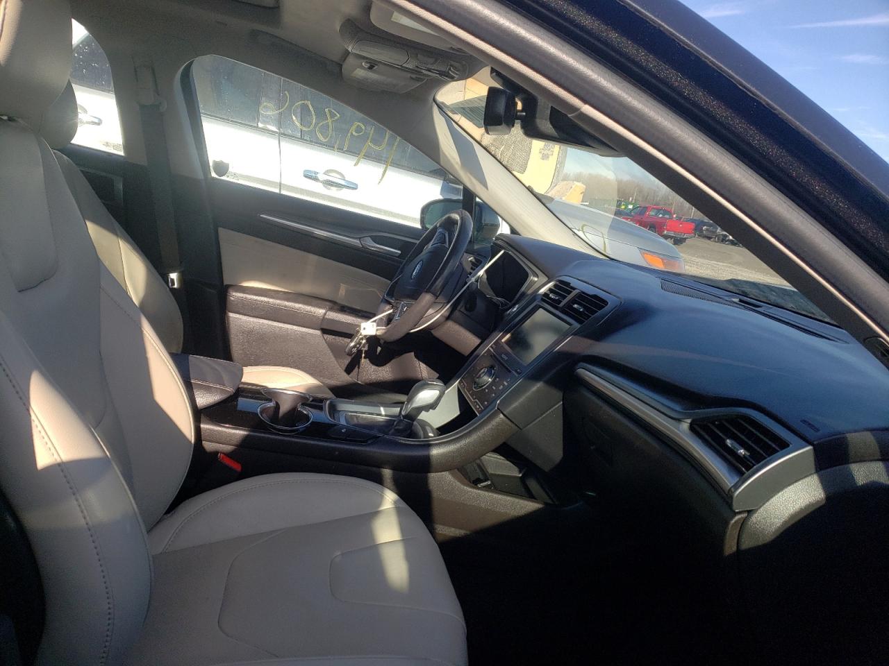 Photo 5 from auction – 2015 FORD FUSION TIT with VIN 3FA6P0RU7FR262172