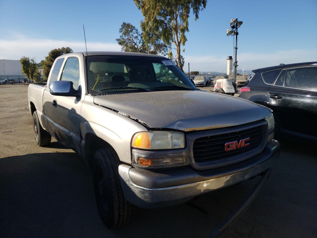 Photo 1 from auction – 2000 GMC NEW SIERRA with VIN 1GTFC29U4YZ108194
