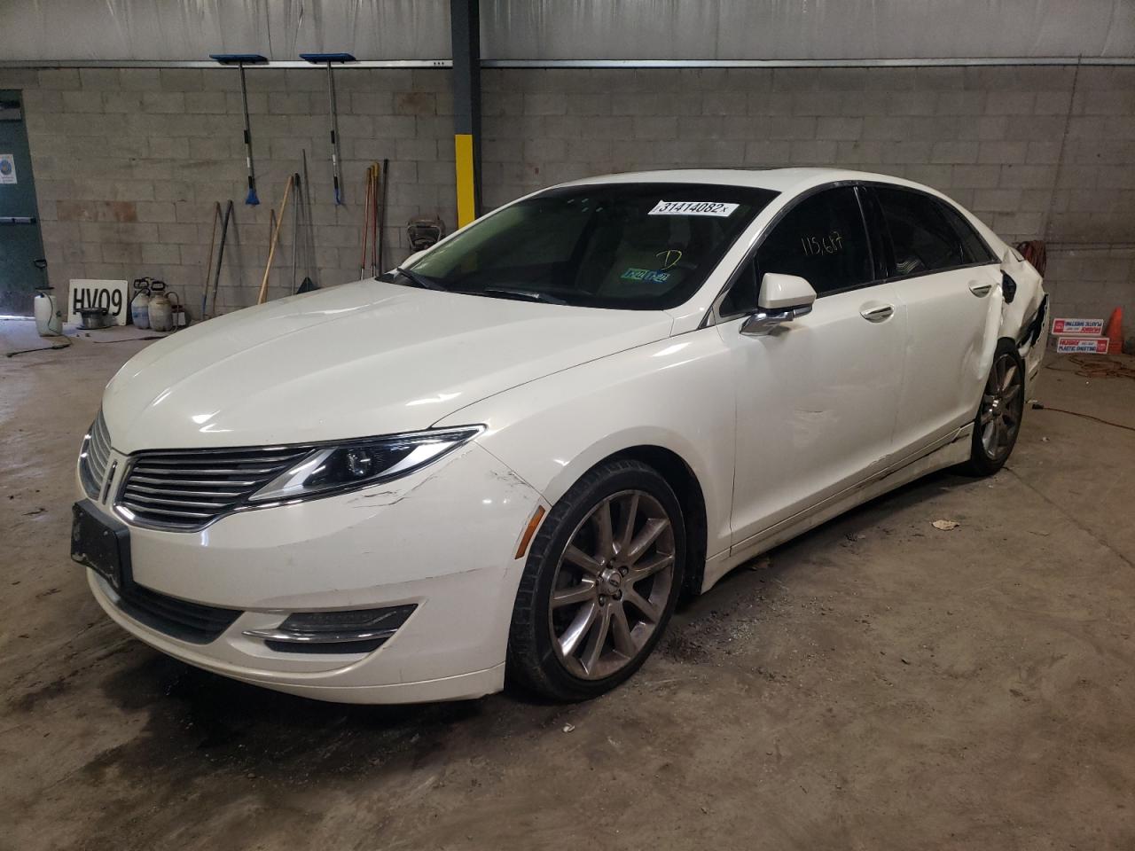 Photo 2 from auction – 2013 LINCOLN MKZ with VIN 3LN6L2GK1DR825387