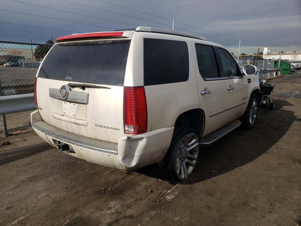 Photo 4 from auction – 2011 CADILLAC ESCALADE L with VIN 1GYS4BEF8BR102631