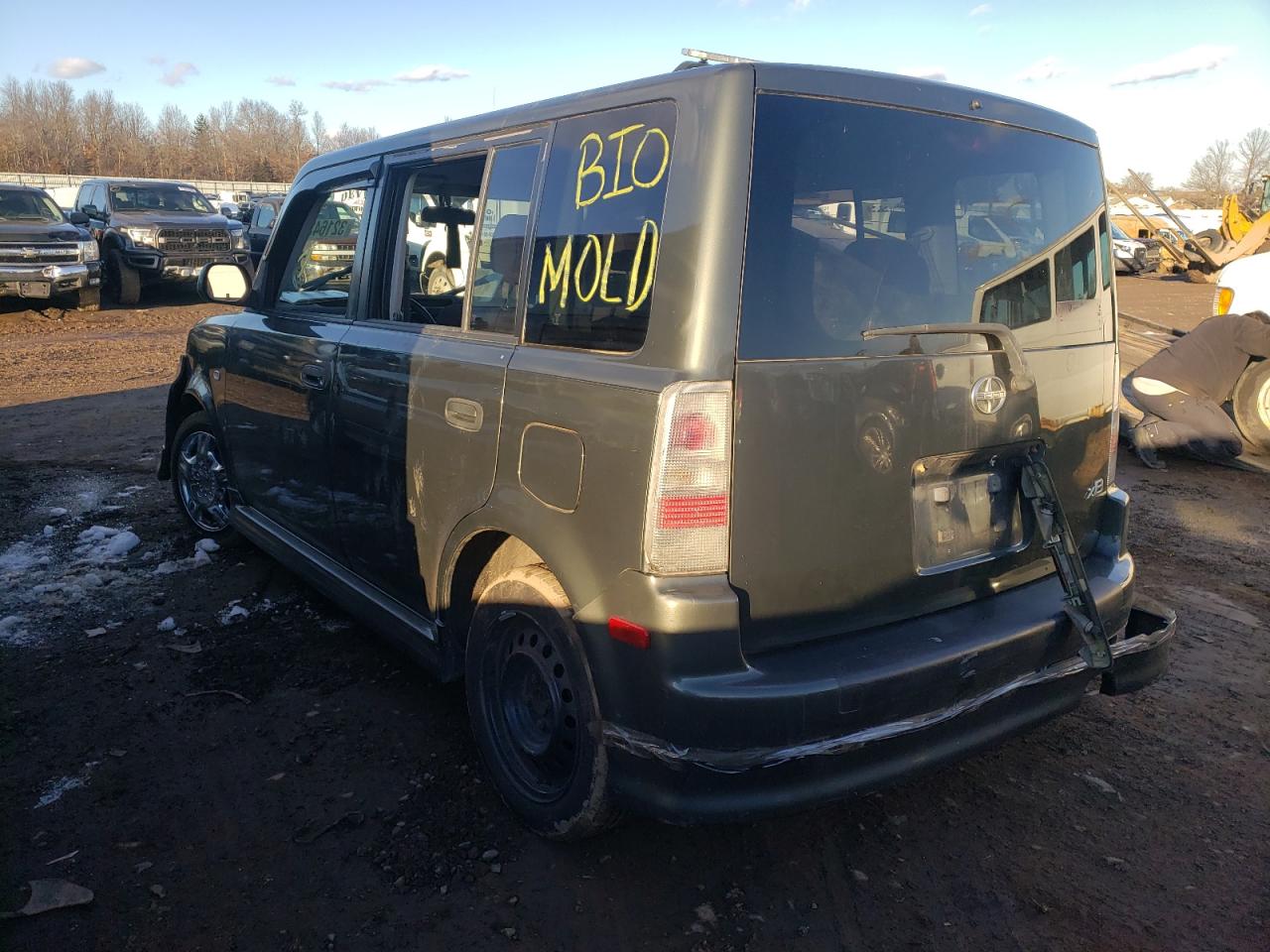 Photo 3 from auction – 2004 TOYOTA SCION XB with VIN JTLKT324440167893