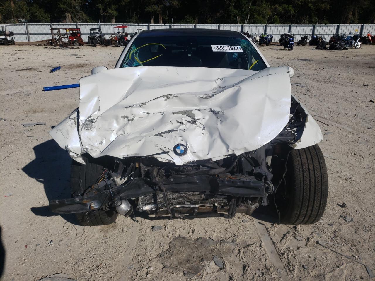 Photo 9 from auction – 2006 BMW 325 I with VIN WBAVB13546KX34437