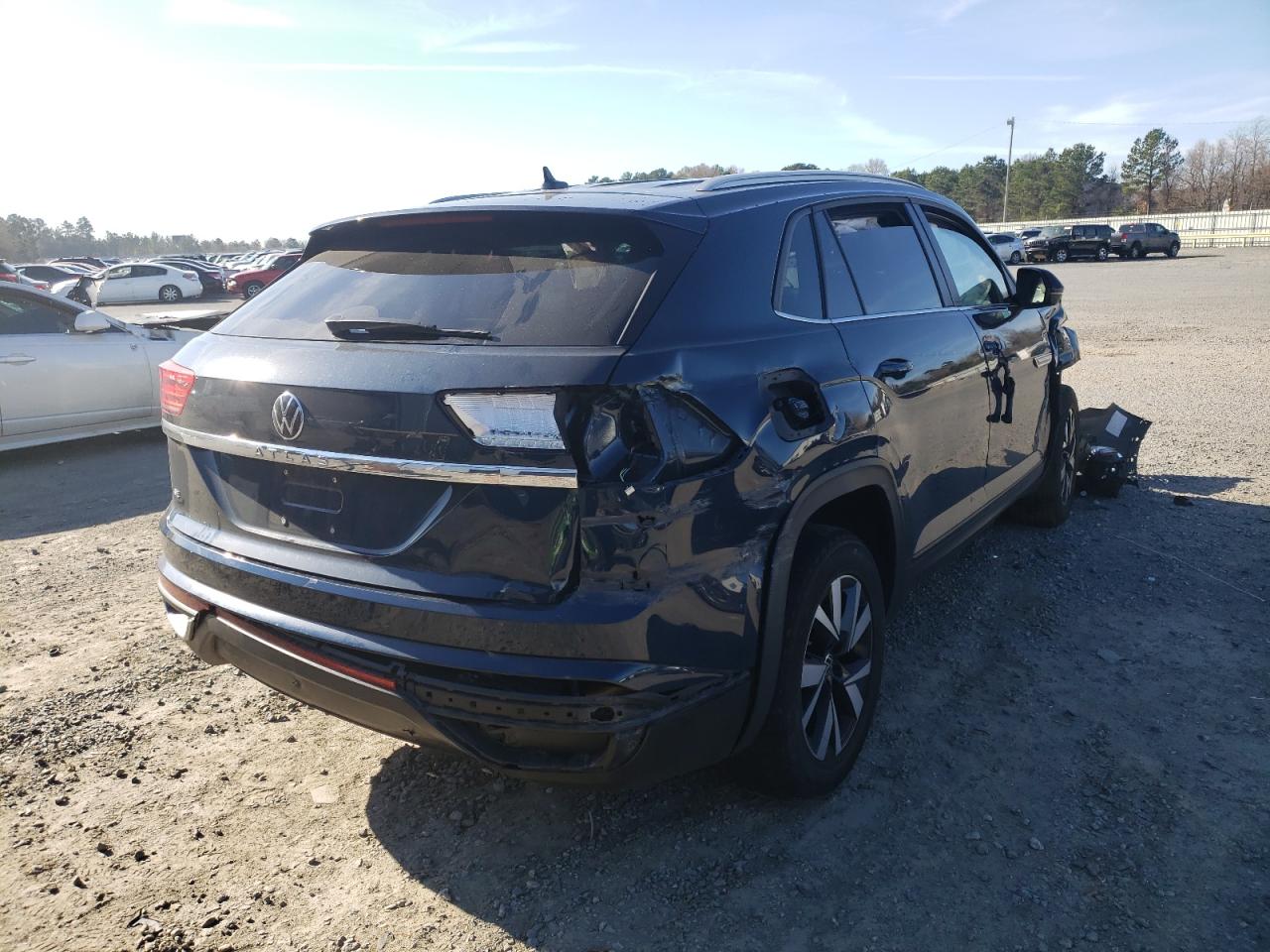 Photo 4 from auction – 2021 VOLKSWAGEN ATLAS CROS with VIN 1V2DC2CA2MC207937