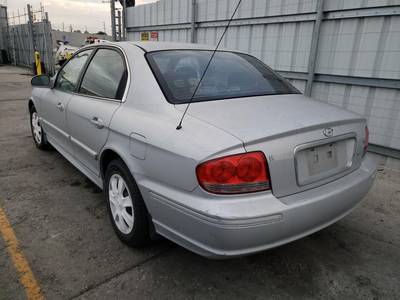 Photo 3 from auction – 2003 HYUNDAI SONATA GL with VIN KMHWF25H93A810434