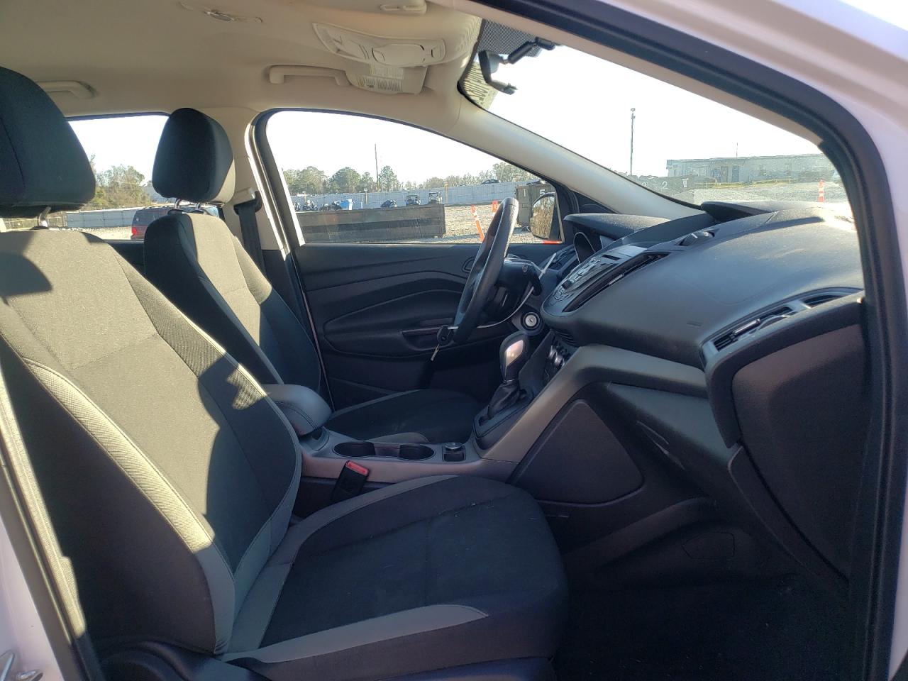 Photo 5 from auction – 2014 FORD ESCAPE S with VIN 1FMCU0F77EUE35258