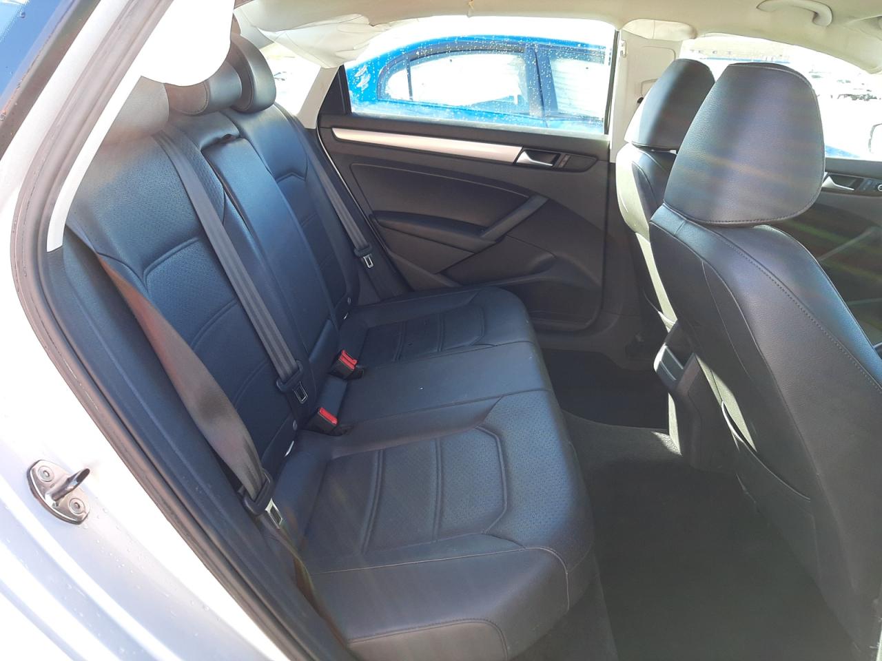 Photo 6 from auction – 2014 VOLKSWAGEN PASSAT S with VIN 1VWAT7A33EC033218