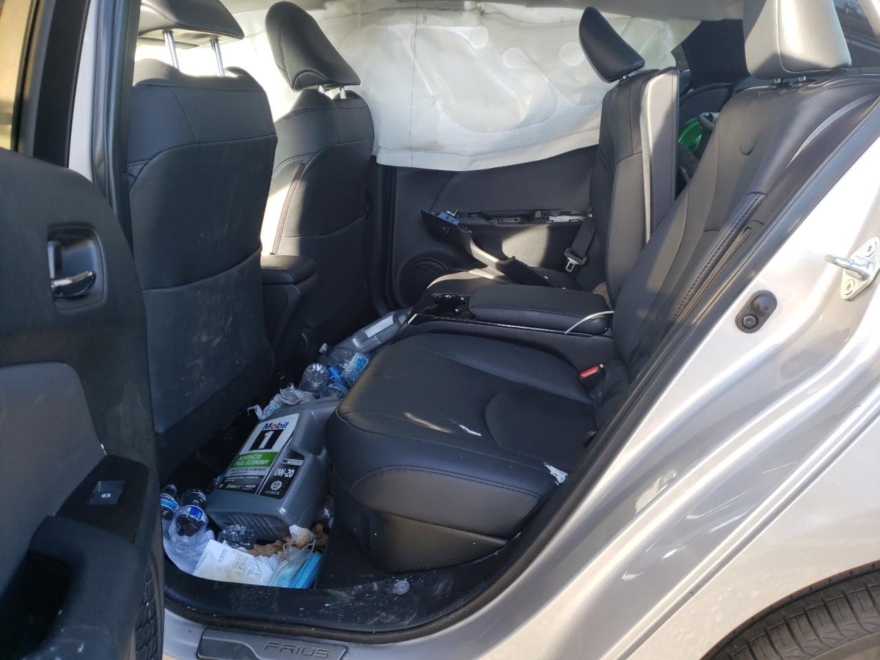 Photo 6 from auction – 2018 TOYOTA PRIUS PRIM with VIN JTDKARFP1J3102521