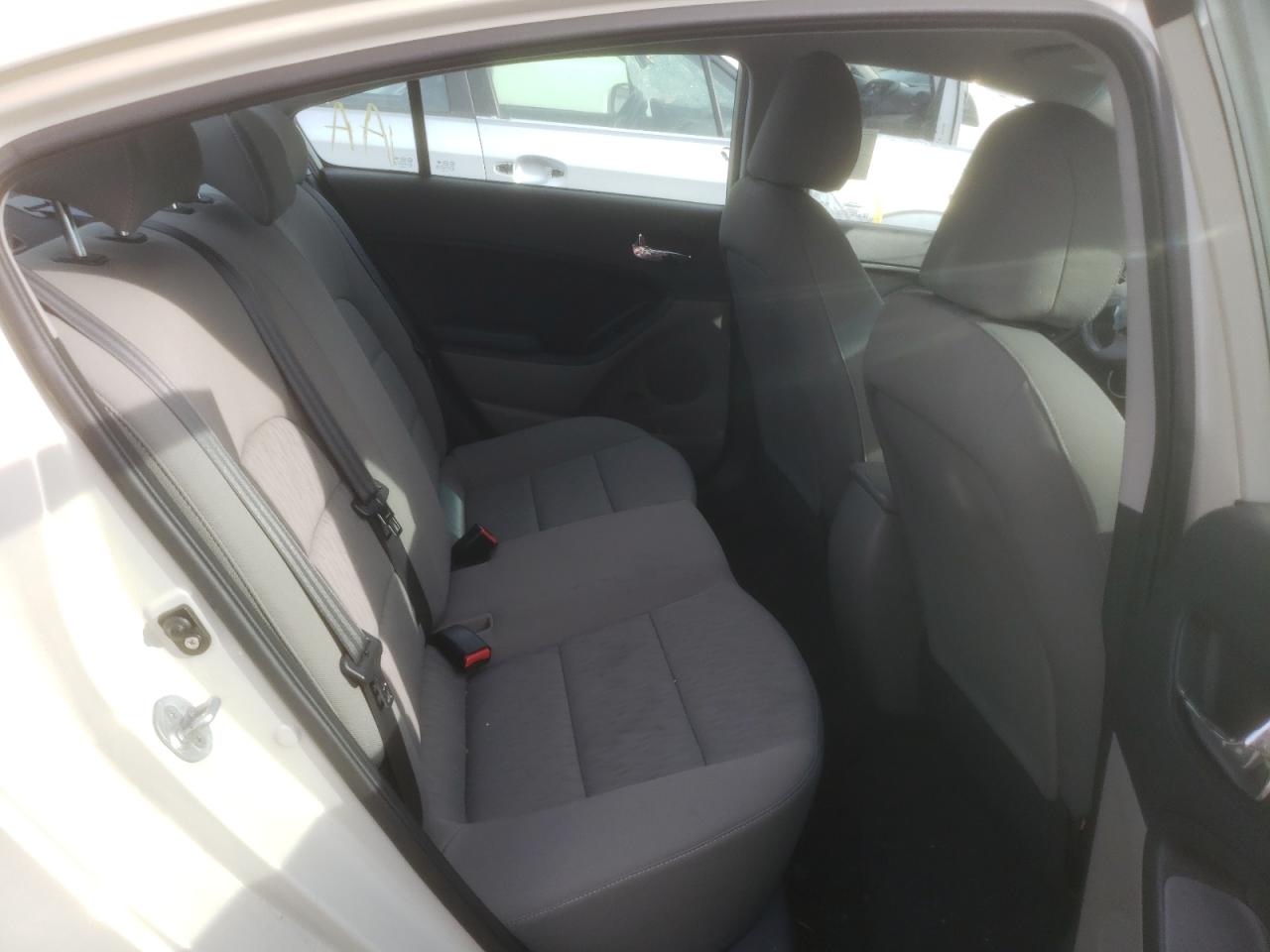 Photo 6 from auction – 2015 KIA FORTE LX with VIN KNAFK4A65F5399950