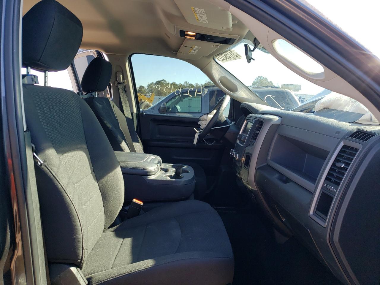 Photo 5 from auction – 2019 RAM 1500 CLASS with VIN 1C6RR6KT4KS562621