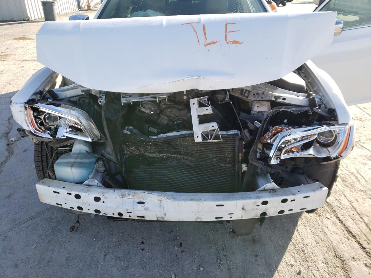 Photo 9 from auction – 2014 CHRYSLER 300C with VIN 2C3CCAET2EH118183