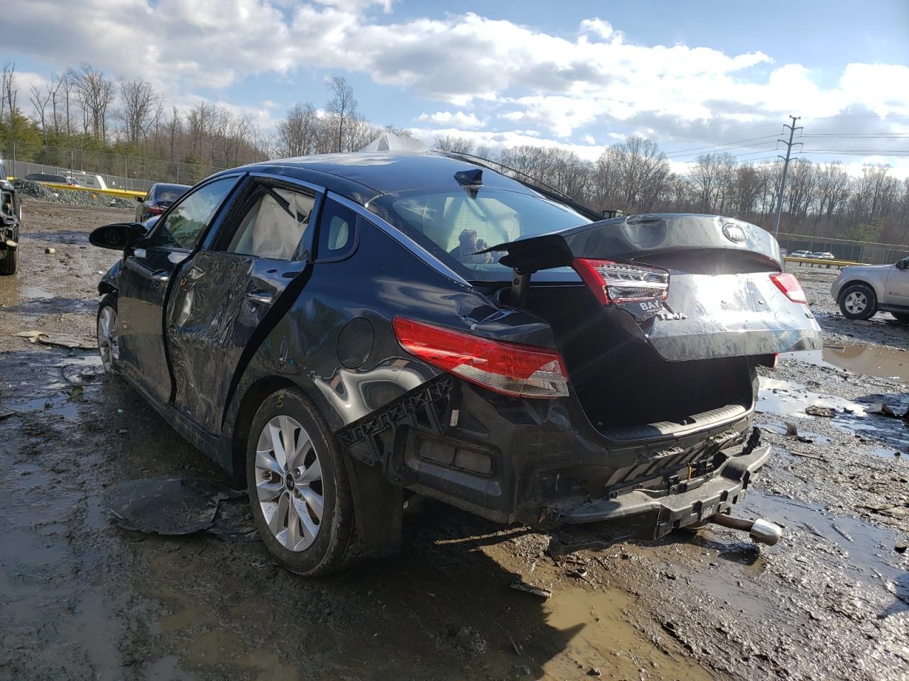Photo 3 from auction – 2016 KIA OPTIMA EX with VIN 5XXGU4L34GG109005